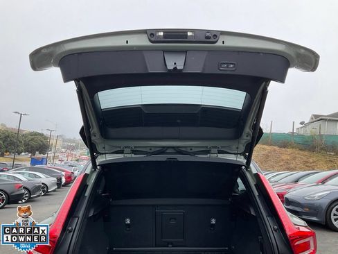 Used 2023 Volvo XC40 Recharge Plus w/ Protection Package Premier AWD/4WD image 9