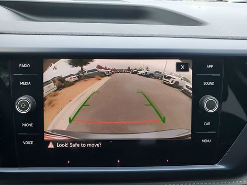 Used 2024 Volkswagen Taos SE w/ Panoramic Sunroof Package image 44