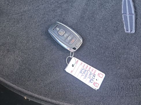 Used 2019 Lincoln MKZ Reserve image 23