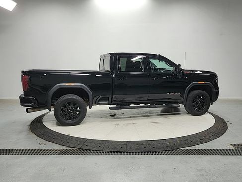 Used 2024 GMC Sierra 2500 AT4 w/ Max Trailering Package AWD/4WD image 9
