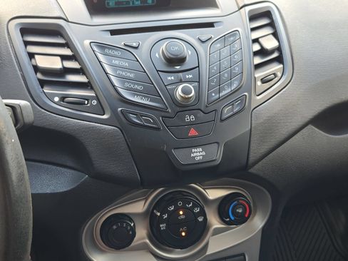 Used 2014 Ford Fiesta SE FWD image 17