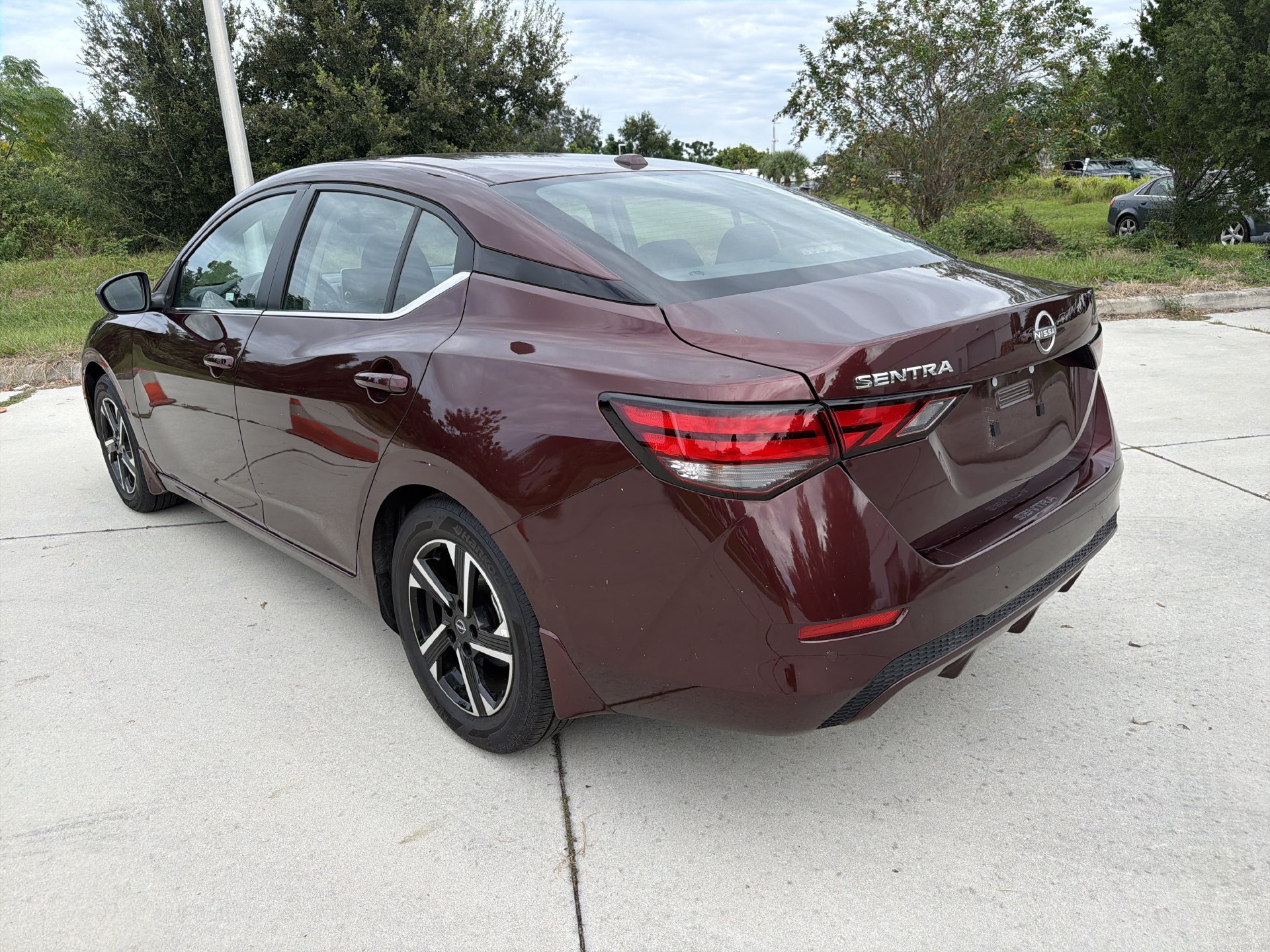 Used 2025 Nissan Sentra SV w/ Trunk Package FWD image 6