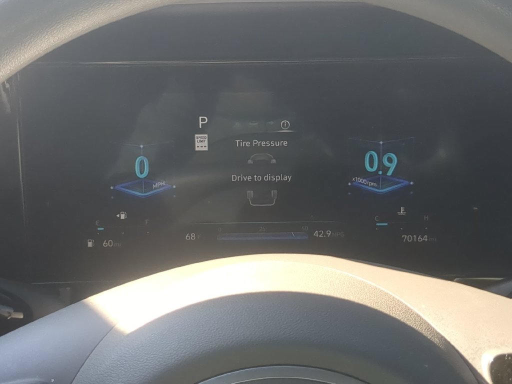 Used 2024 Hyundai Elantra SEL FWD image 16