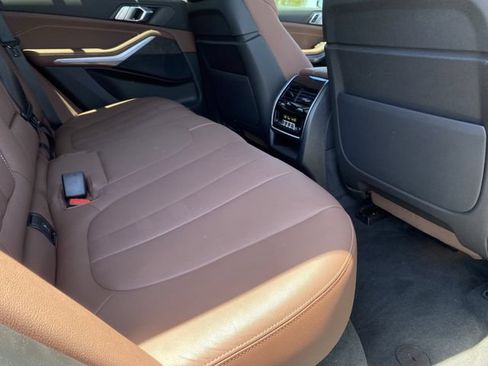 Used 2022 BMW X5 xDrive40i w/ Luxury Seating Package AWD/4WD image 13