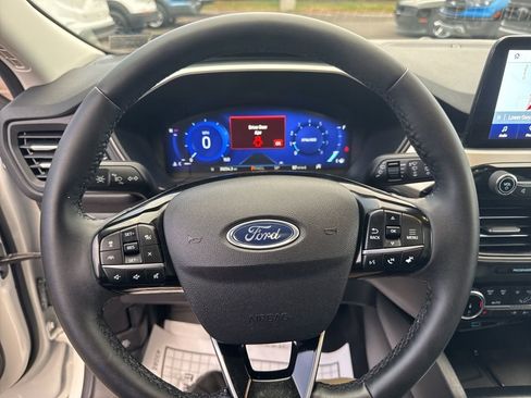 Certified 2022 Ford Escape SEL w/ Technology Package image 18