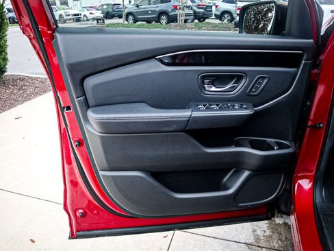 Certified 2025 Honda Pilot EX-L image 14