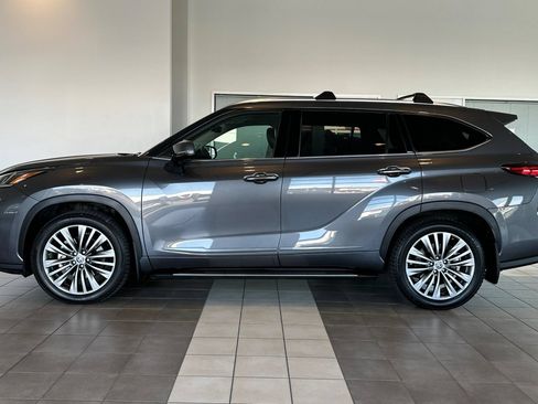 Certified 2021 Toyota Highlander Platinum AWD/4WD image 7