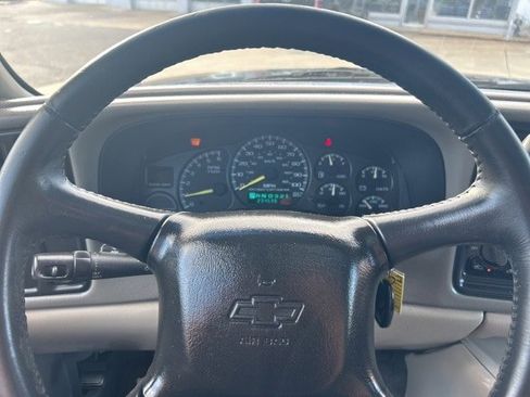 Used 2000 Chevrolet Suburban LS w/ LS Preferred Equipment Group image 20