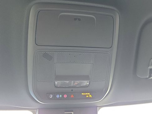 New 2026 Chevrolet Traverse LT image 16