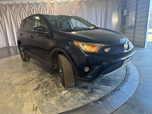 Used 2017 Toyota RAV4 XLE w/ Carpet Mat Package image 3