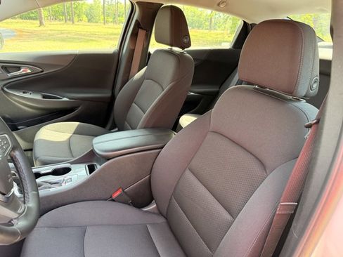 Used 2024 Chevrolet Malibu LT w/ Sport Edition image 10