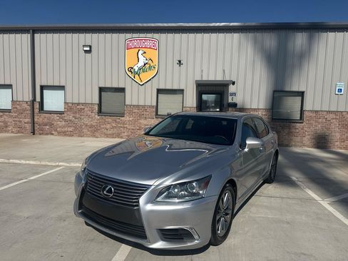 Used 2014 Lexus LS 460 w/ Comfort Package RWD image 3