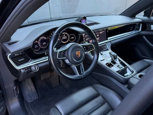 Certified 2018 Porsche Panamera 4 image 4