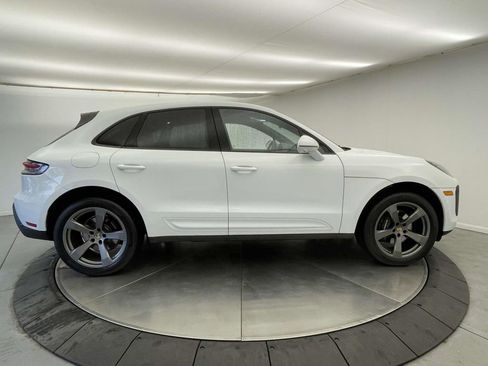 Used 2025 Porsche Macan image 8