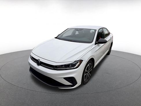 Used 2025 Volkswagen Jetta Sport image 5