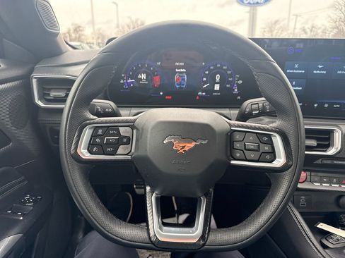 Used 2025 Ford Mustang GT Premium image 27