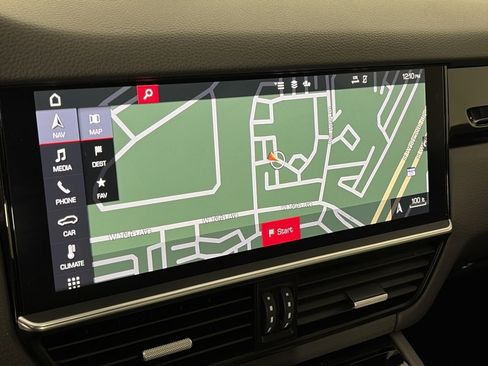 Used 2020 Porsche Cayenne image 19