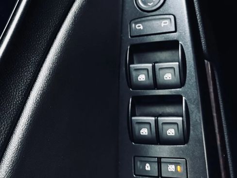 Used 2020 GMC Yukon SLE w/ SLE Value Package image 16