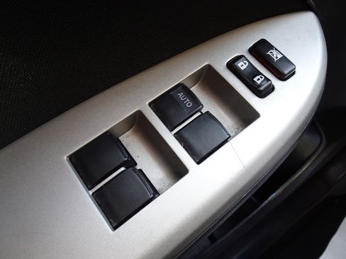 Used 2012 Toyota Corolla S image 20