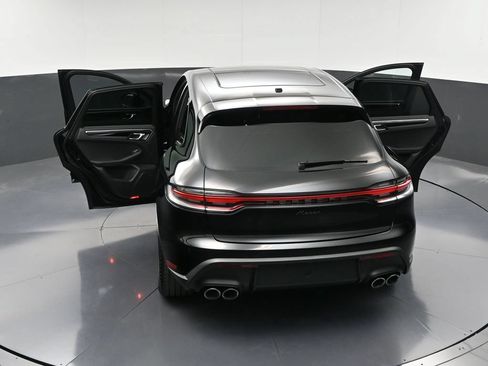 Certified 2026 Porsche Macan AWD/4WD image 34