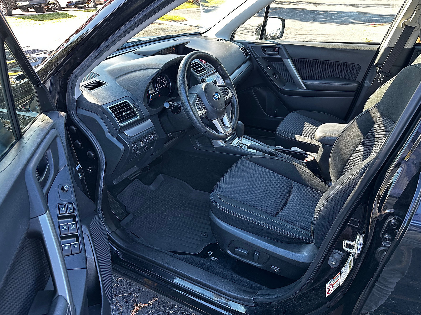 Used 2017 Subaru Forester 2.5i Premium AWD/4WD image 14