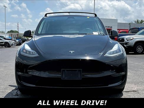 Used 2023 Tesla Model Y Long Range AWD/4WD image 2