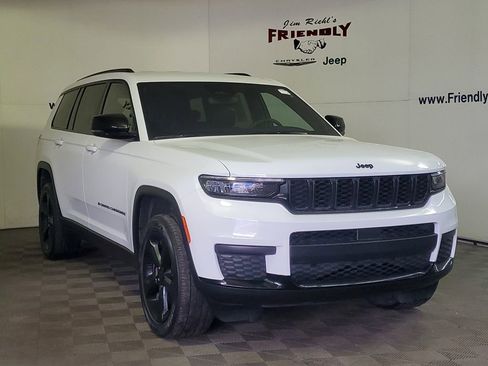 Used 2023 Jeep Grand Cherokee L Laredo image 2
