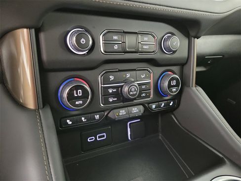 Used 2024 Chevrolet Tahoe High Country image 28