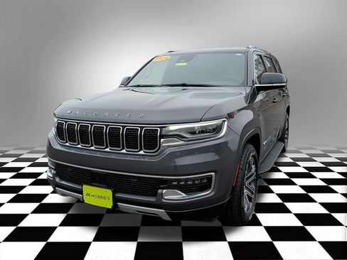 Used 2024 Jeep Wagoneer Series II w/ Flexible Seating Group AWD/4WD image 3
