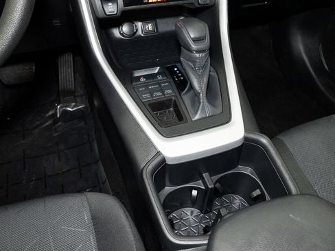 Used 2025 Toyota RAV4 XLE AWD/4WD image 19