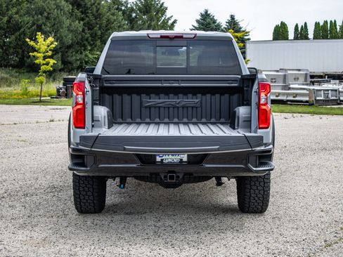 Used 2024 Chevrolet Silverado 1500 ZR2 AWD/4WD image 12