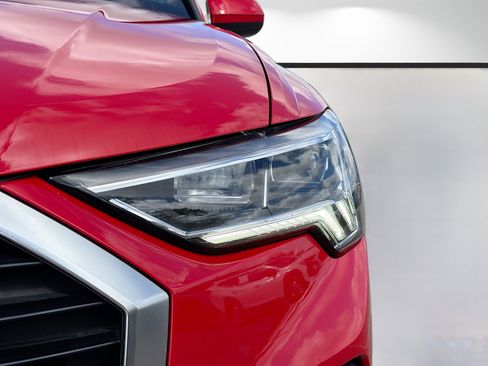 Used 2025 Audi Q3 2.0T Premium image 9