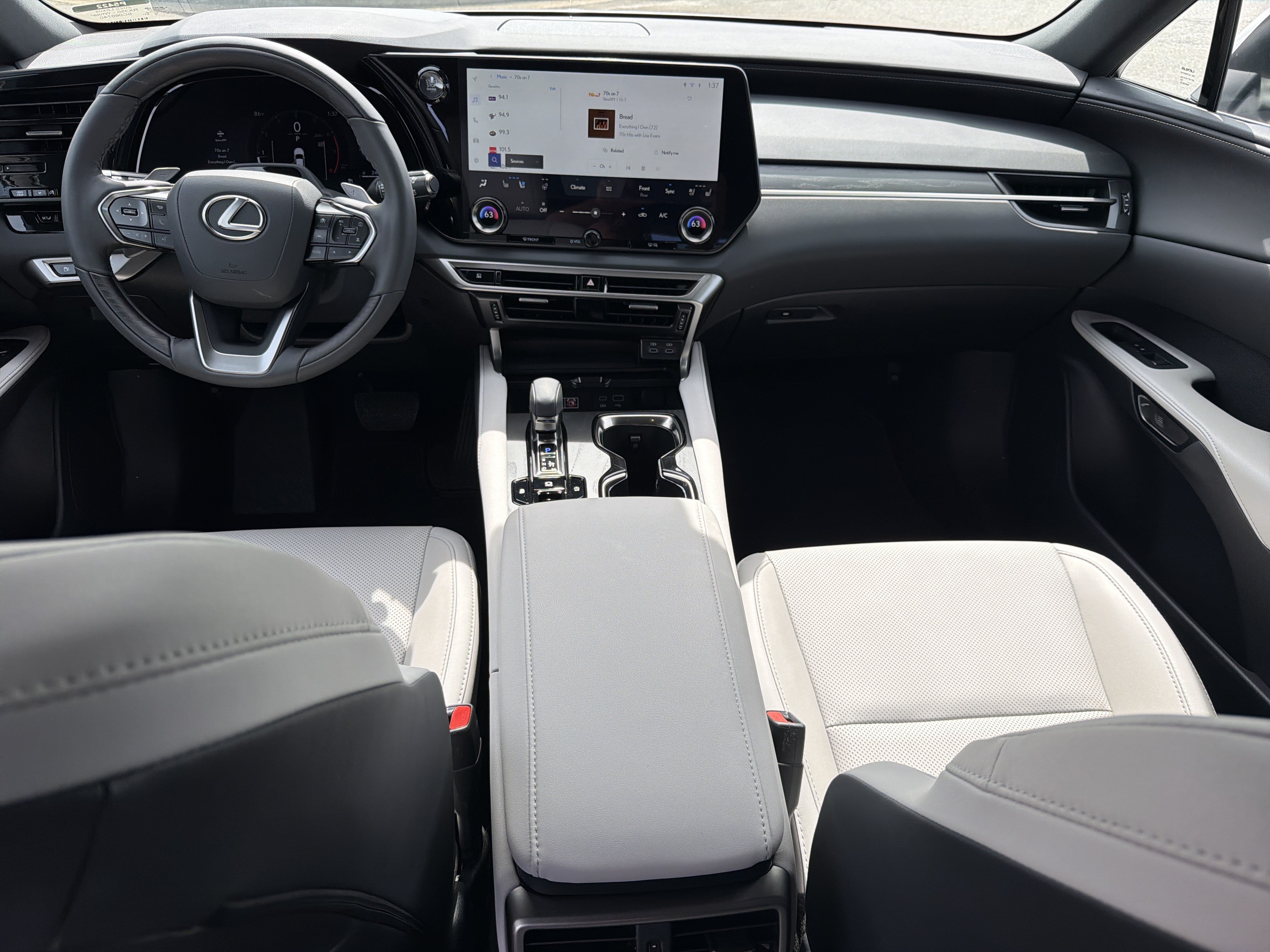 Used 2025 Lexus RX 350 Premium w/ Convenience Package FWD image 4