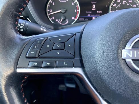 Used 2025 Nissan Sentra SR w/ SR Premium Package FWD image 24