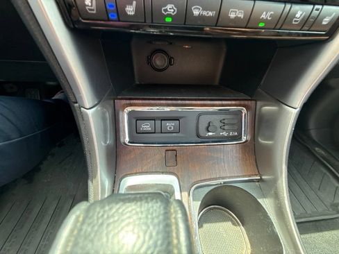 Used 2019 Subaru Ascent Touring w/ Popular Package #2 AWD/4WD image 34