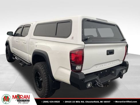 Used 2019 Toyota Tacoma TRD Off-Road AWD/4WD image 9