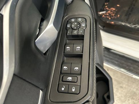 Used 2025 RAM 3500 Big Horn AWD/4WD image 40