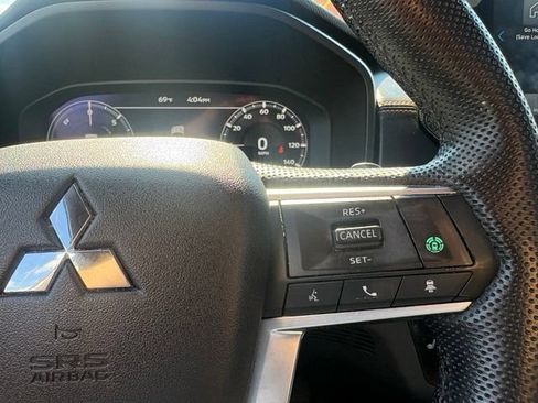 Used 2023 Mitsubishi Outlander SEL AWD/4WD image 31