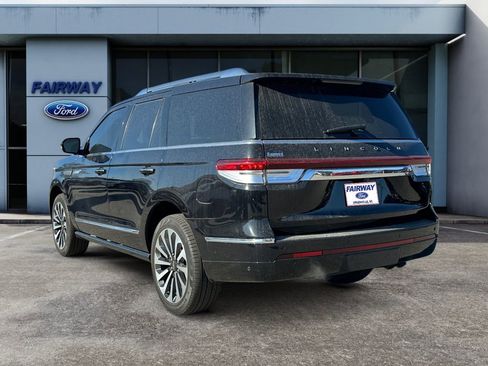 Used 2023 Lincoln Navigator Reserve image 4