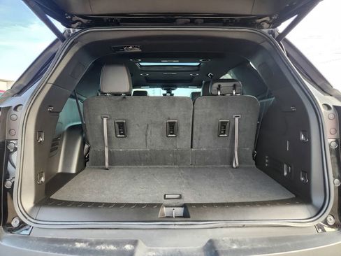 Used 2023 Chevrolet Traverse RS image 36