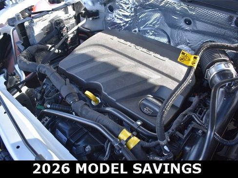 New 2025 Chevrolet Trax LT w/ Sunroof Package image 32