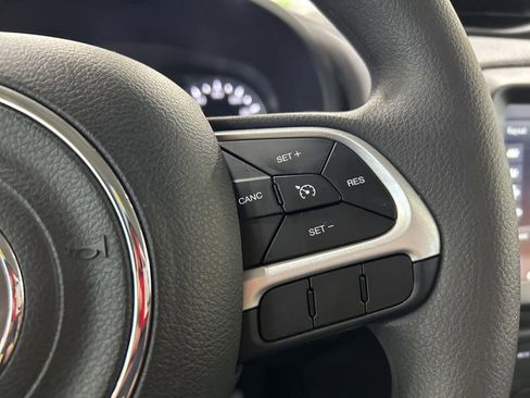 Used 2023 Jeep Renegade Latitude image 16