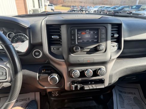 Used 2024 RAM 2500 Tradesman w/ Chrome Appearance Group image 13