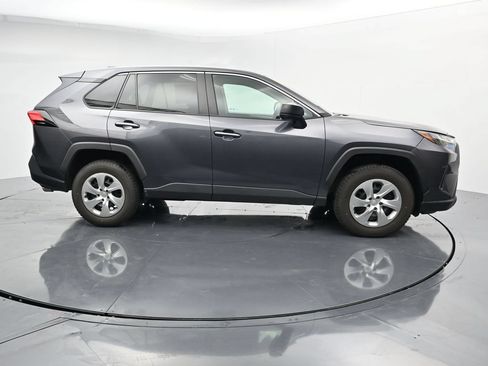 Used 2023 Toyota RAV4 LE AWD/4WD image 9