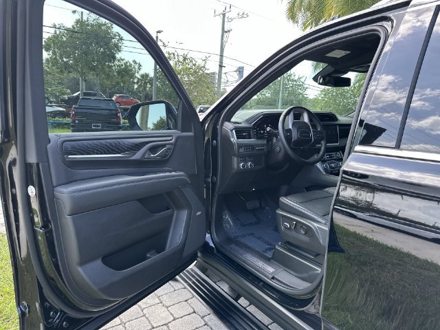 Used 2023 GMC Yukon XL Denali AWD/4WD image 22