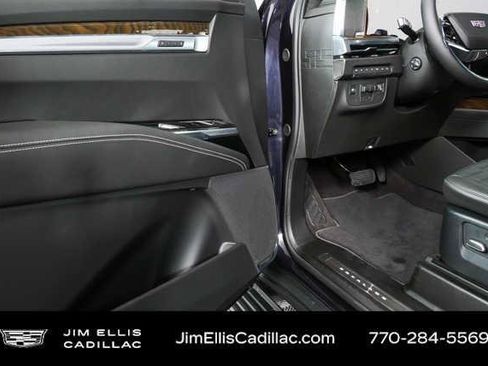 Certified 2026 Cadillac Escalade ESV Platinum Sport AWD/4WD image 8
