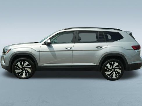 Used 2025 Volkswagen Atlas SE FWD image 4