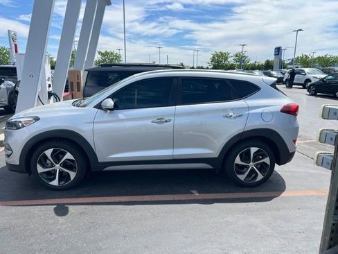 Used 2018 Hyundai Tucson Limited FWD image 2