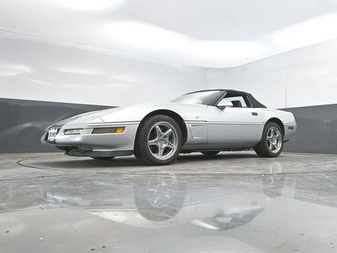 Used 1996 Chevrolet Corvette Convertible RWD image 37
