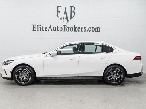 Used 2026 BMW 530i xDrive AWD/4WD image 2